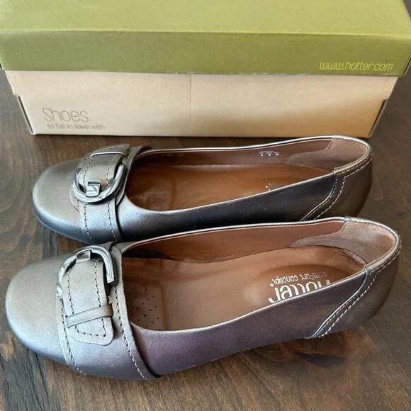 Hotter Darcey-Darce Satin Nickel Metallic Flat with Silver Buckle - Size 6W - Picture 2 of 6